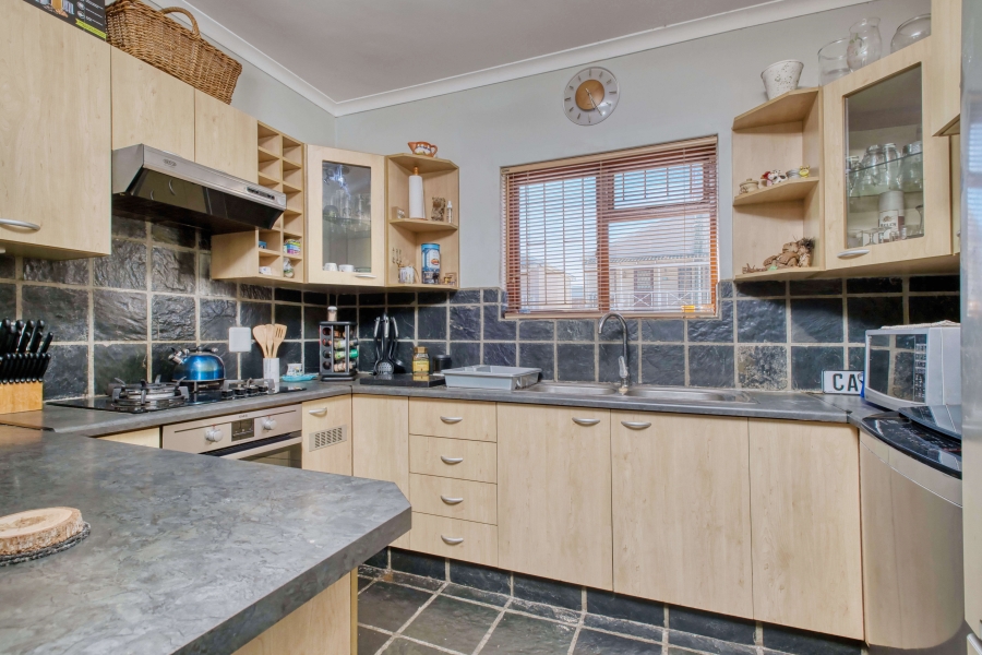 1 Bedroom Property for Sale in Charlo Eastern Cape